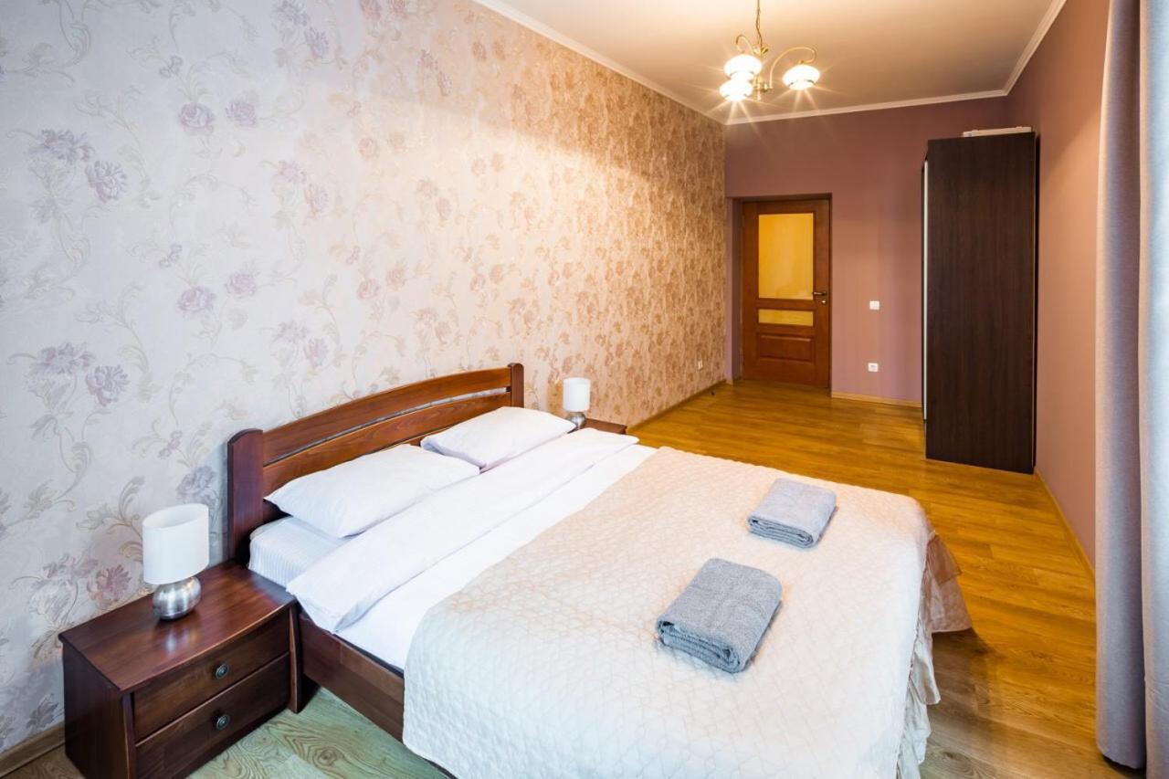 Ferienwohnung Romari Лесі Українки Lemberg Exterior foto