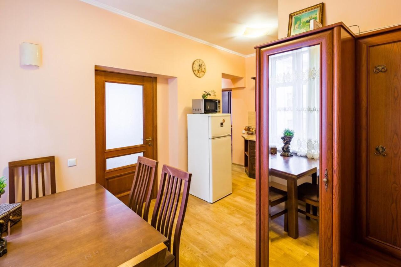 Ferienwohnung Romari Лесі Українки Lemberg Exterior foto