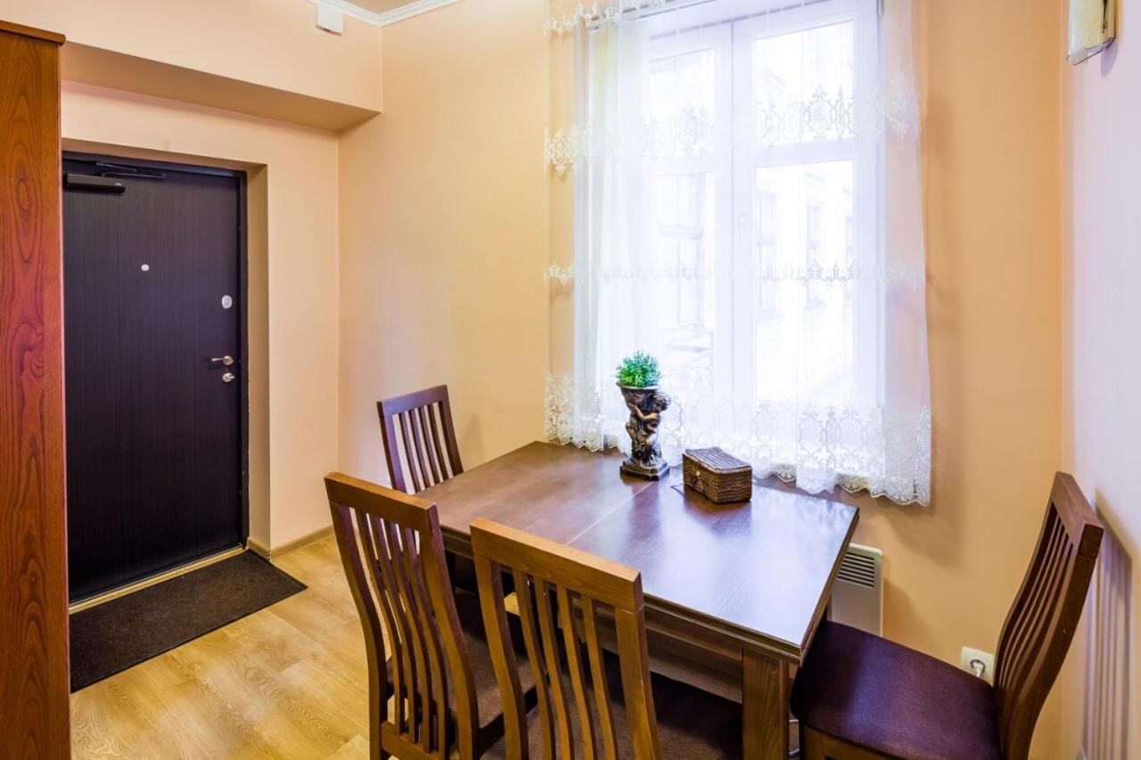 Ferienwohnung Romari Лесі Українки Lemberg Exterior foto