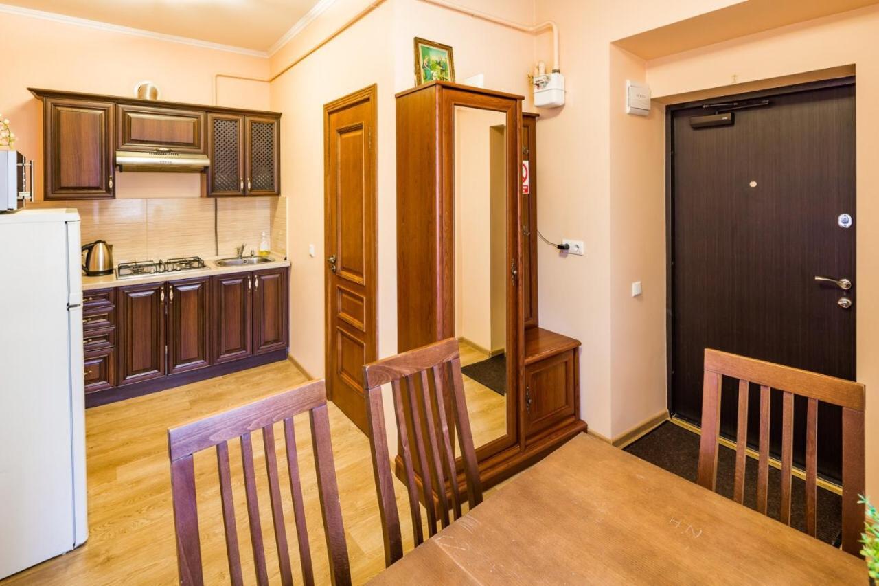 Ferienwohnung Romari Лесі Українки Lemberg Exterior foto