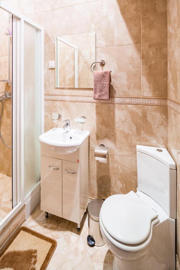 Ferienwohnung Romari Лесі Українки Lemberg Exterior foto