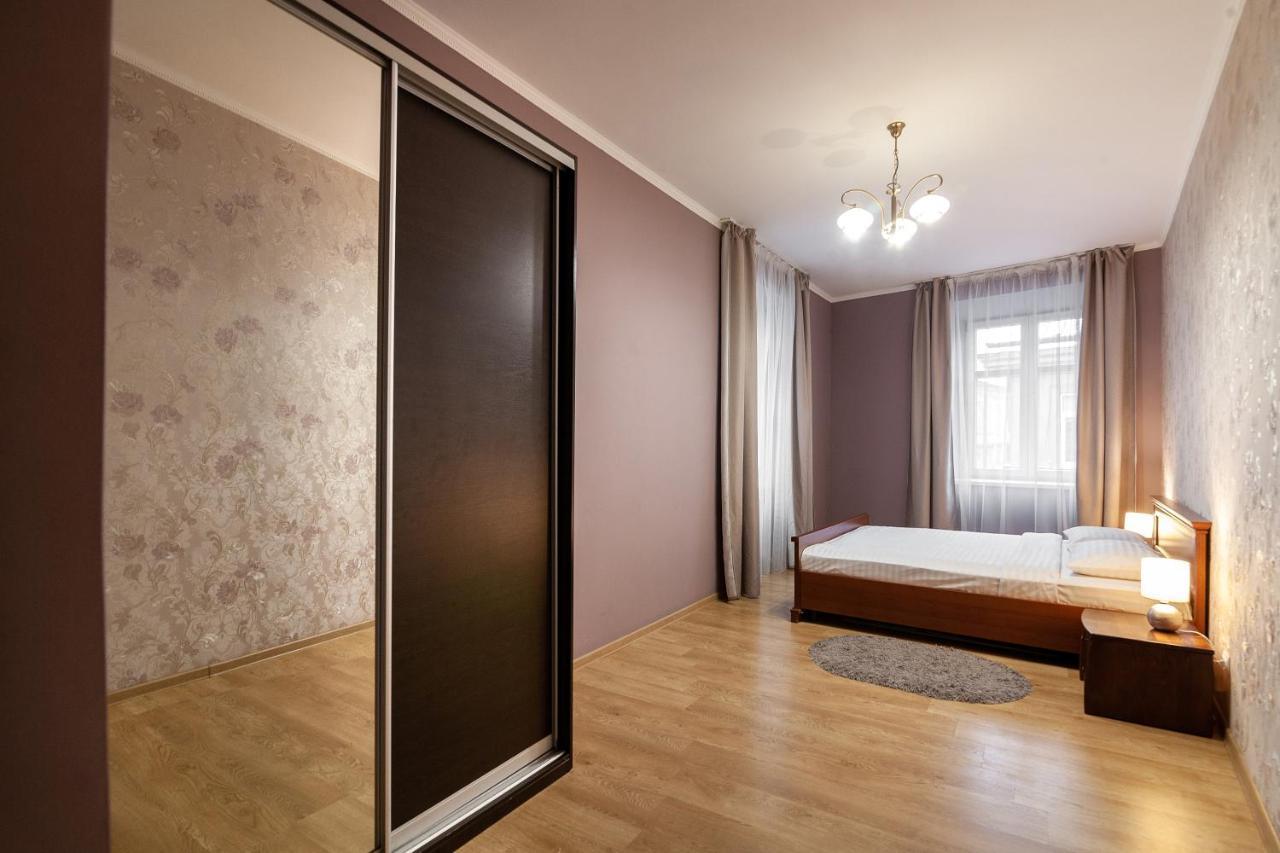 Ferienwohnung Romari Лесі Українки Lemberg Exterior foto