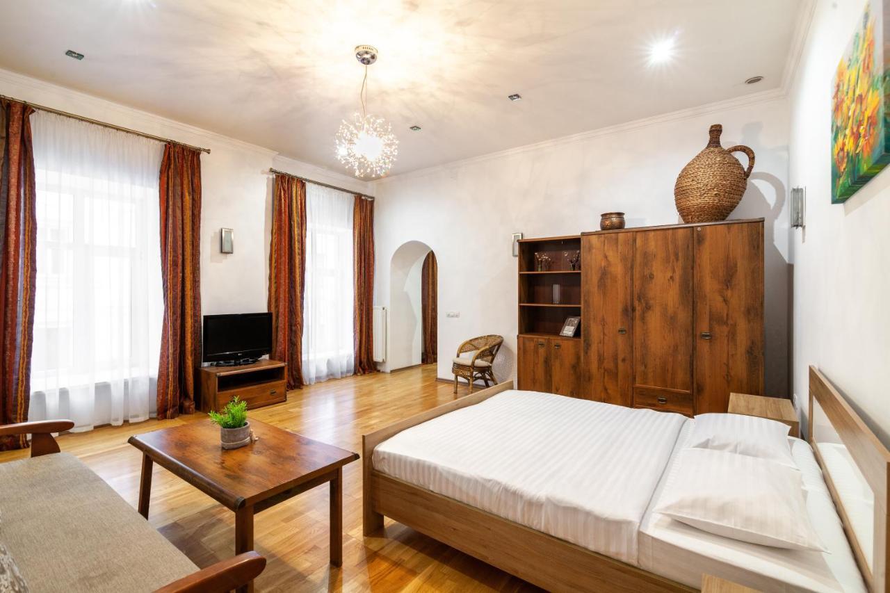 Ferienwohnung Romari Лесі Українки Lemberg Exterior foto