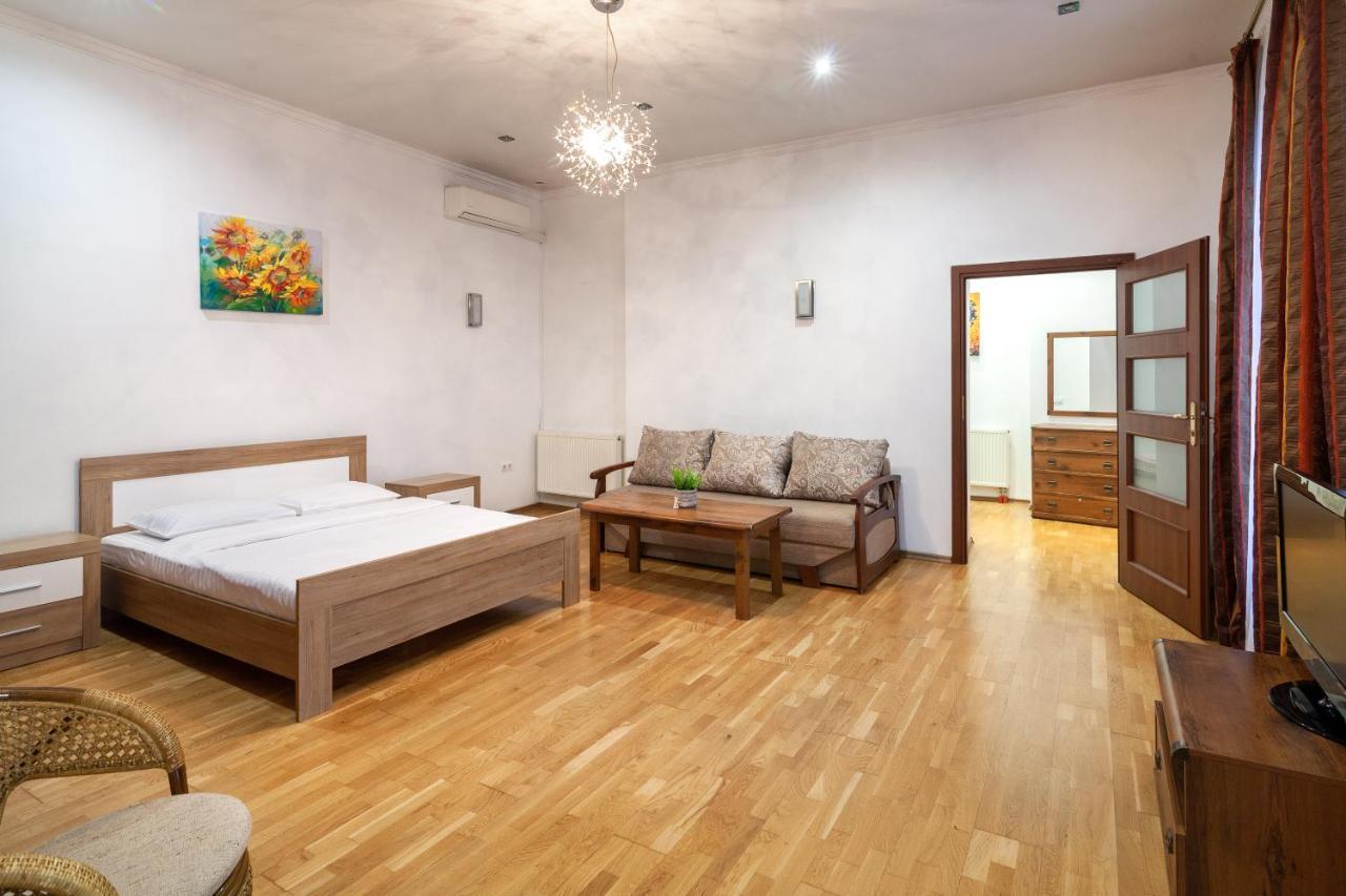 Ferienwohnung Romari Лесі Українки Lemberg Exterior foto
