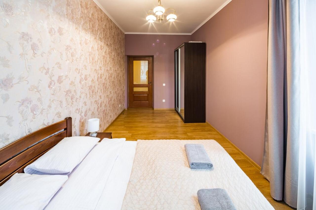 Ferienwohnung Romari Лесі Українки Lemberg Exterior foto