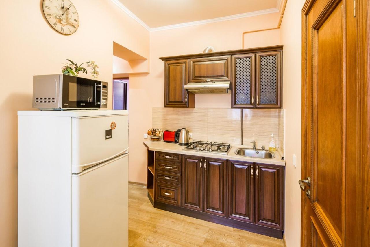 Ferienwohnung Romari Лесі Українки Lemberg Exterior foto